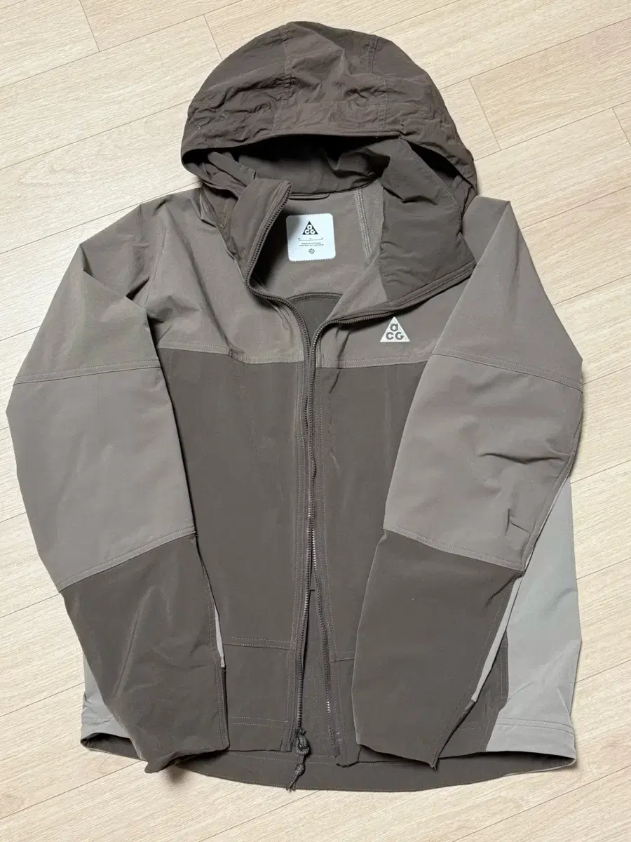 [M] Nike ACG Sunfairer Ironstone