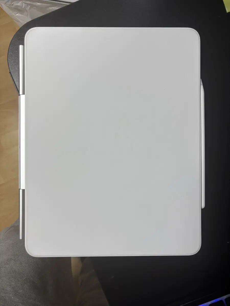 iPad Pro 13" M4 WIFI Used Full Box / Magic Keyboard / Apple Pencil