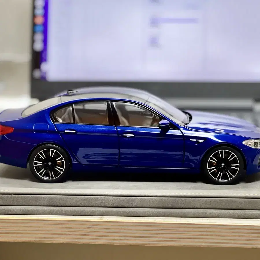 1:18 노레브 BMW F90 M5 다이캐스트