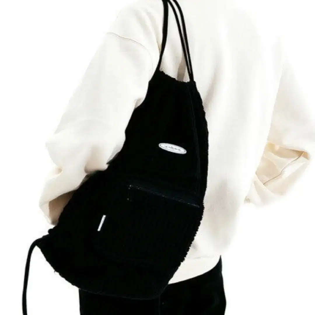 스컬프터 Fuzzy Drawstring Bag 블랙