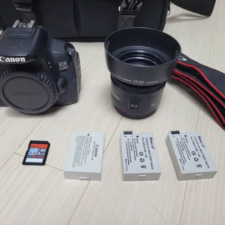 캐논 EOS 650D 카메라와 50mm f1.8 단렌즈 세트