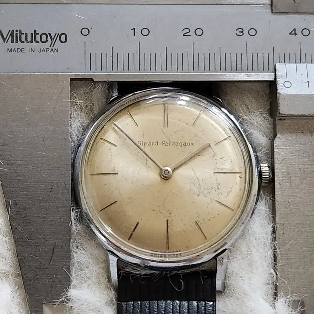 # 157 )  GIRARD PERREGAUX  PATINA