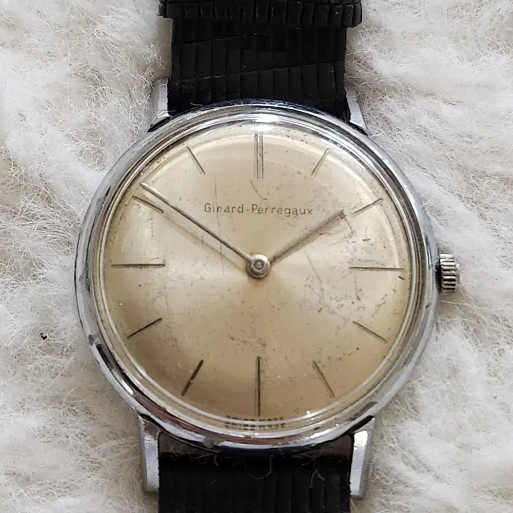 # 212 )  GIRARD PERREGAUX  PATINA