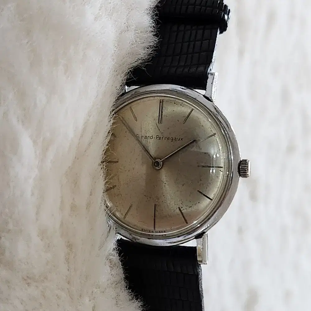 # 212 )  GIRARD PERREGAUX  PATINA