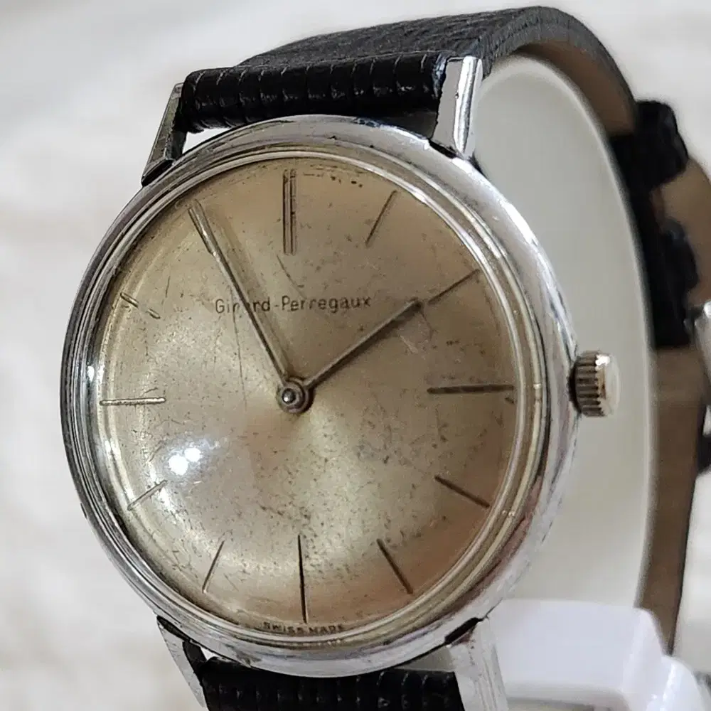 # 212 )  GIRARD PERREGAUX  PATINA