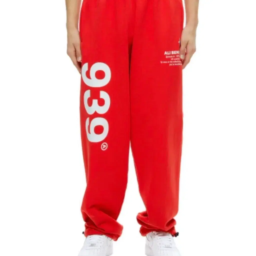 [아카이브볼드] 939 LOGO SWEAT PANTS (Red) 트레이닝