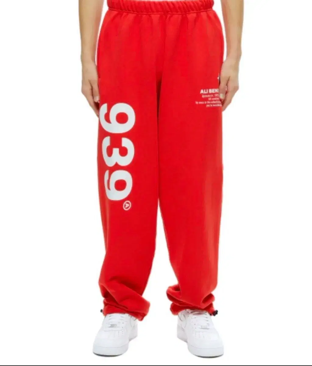 [아카이브볼드] 939 LOGO SWEAT PANTS (Red) 트레이닝