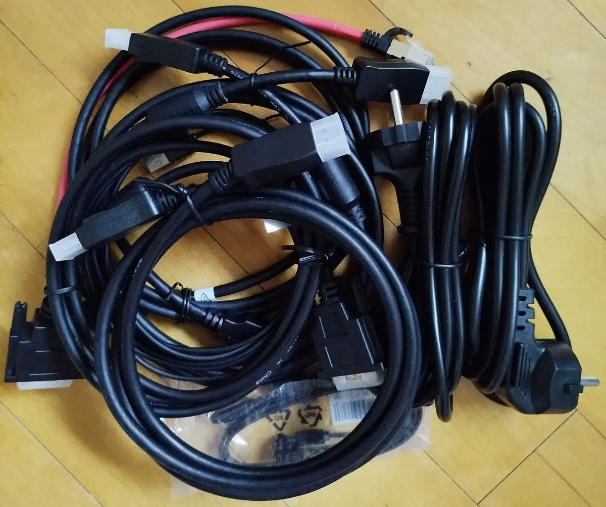 Sells various PC cables