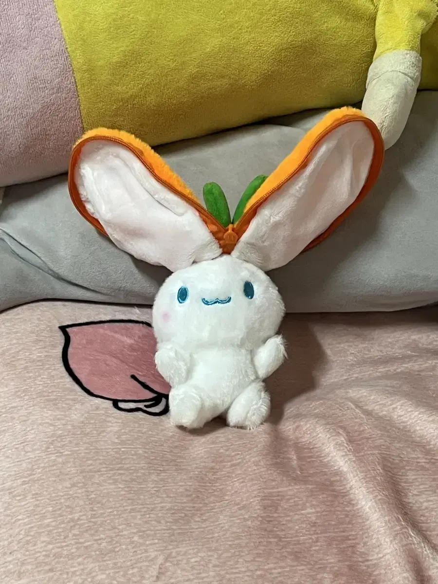 Carrot Stuffed Cinnamon Rolls doll keyring