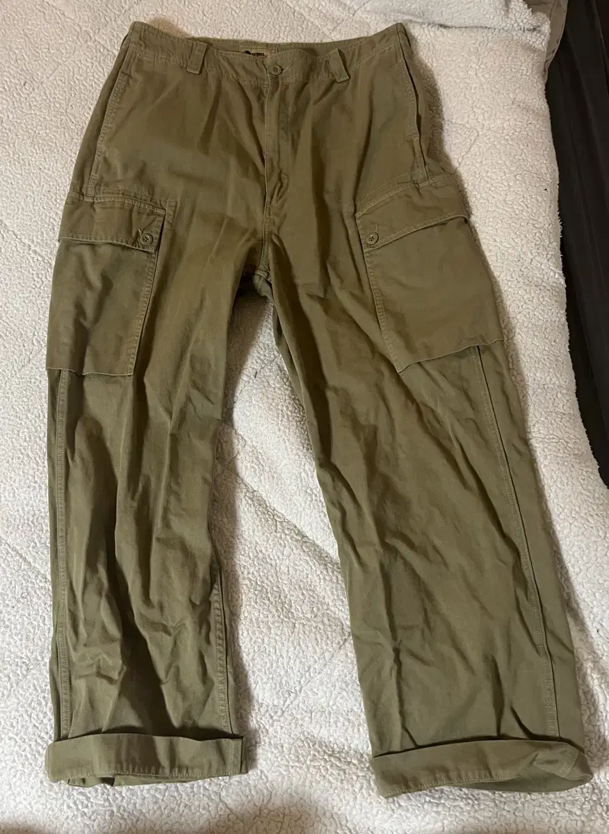 Nigel Carbon Lybro Line Cargo Pants