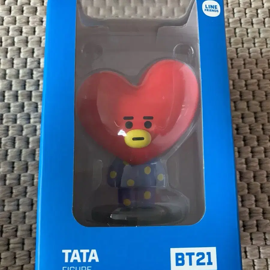 BT21 피규어(M size) +뱃지+필통(치미)+마텔 미니돌 뷔