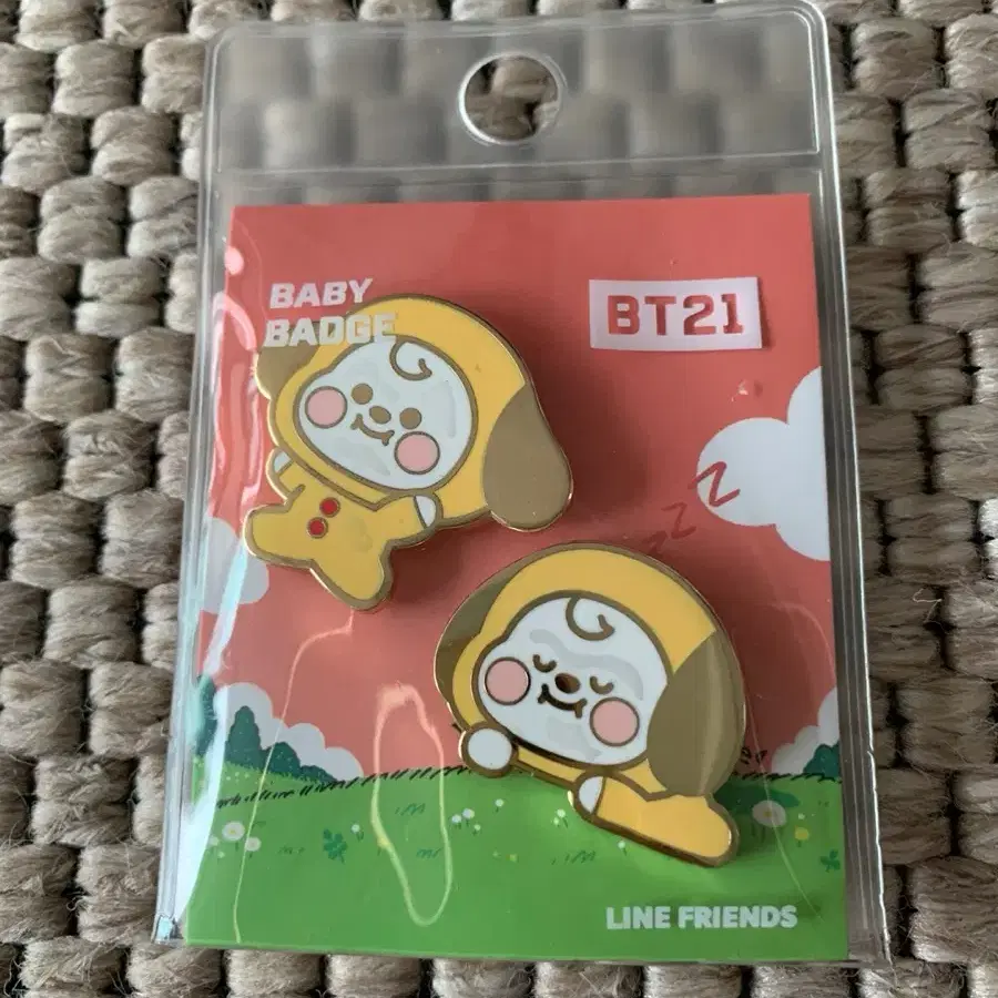 BT21 피규어(M size) +뱃지+필통(치미)+마텔 미니돌 뷔