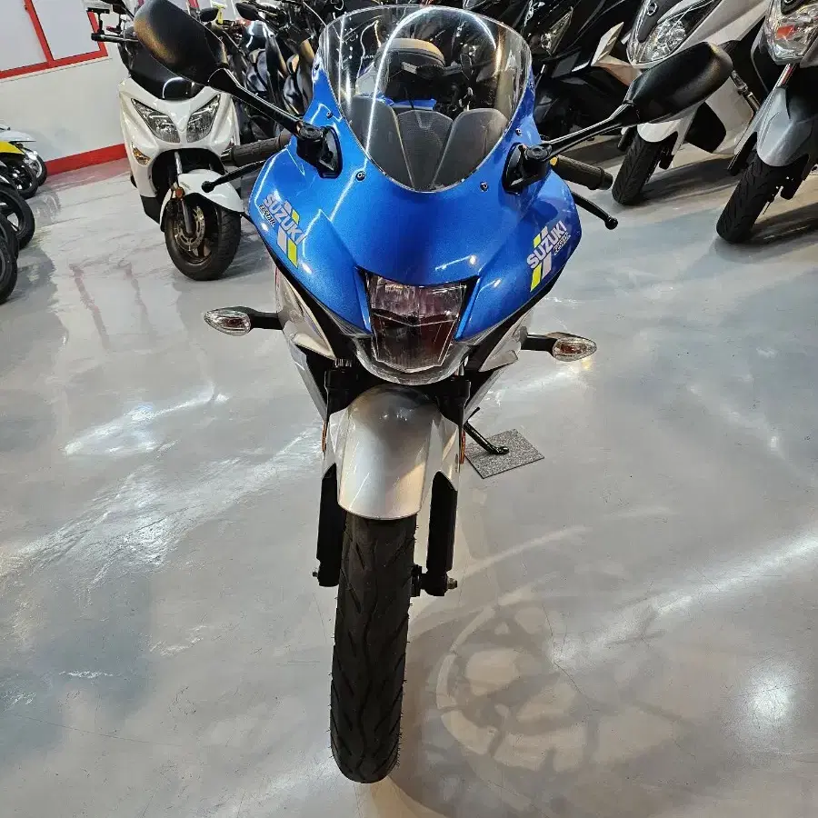 스즈키 GSX-R125 21년식 판매합니다