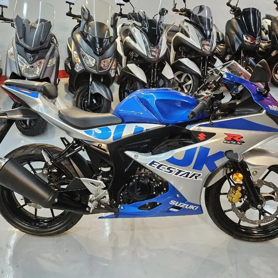 스즈키 GSX-R125 21년식 판매합니다