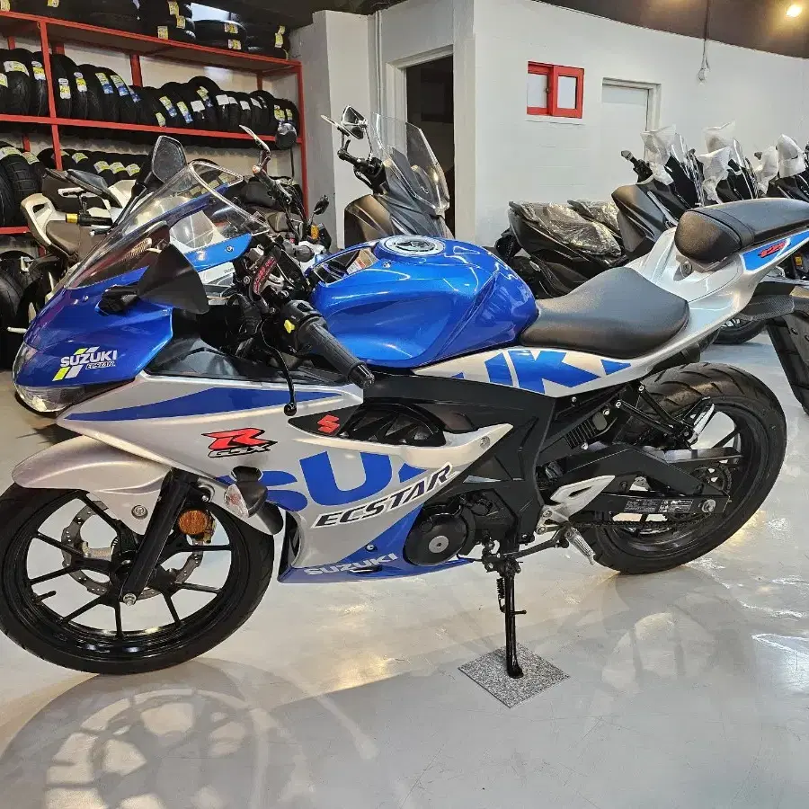 스즈키 GSX-R125 21년식 판매합니다