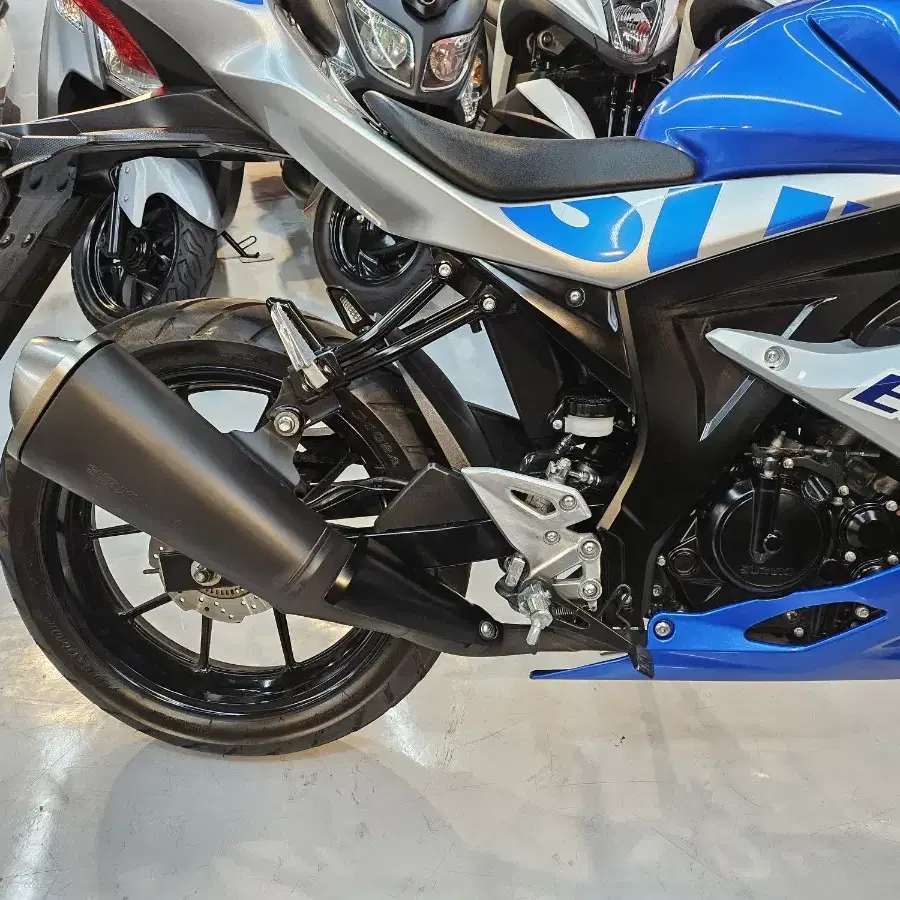 스즈키 GSX-R125 21년식 판매합니다