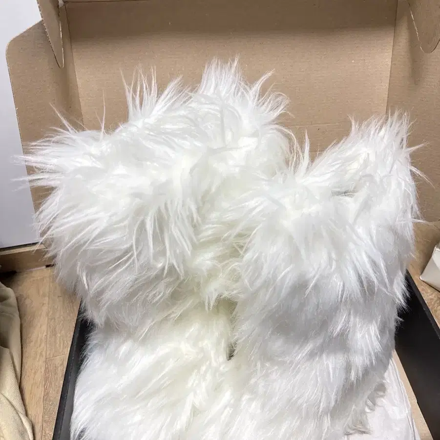 junpark shop 준팍 바야바신발 털부츠 fur boots 화이트