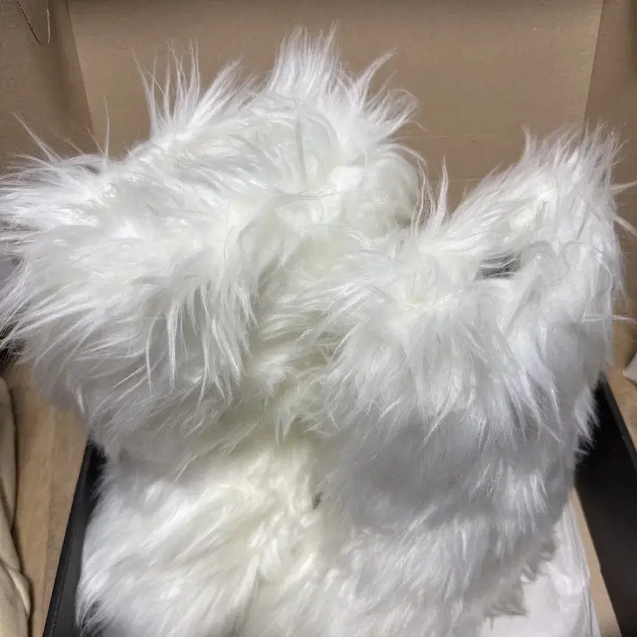 junpark shop 준팍 바야바신발 털부츠 fur boots 화이트