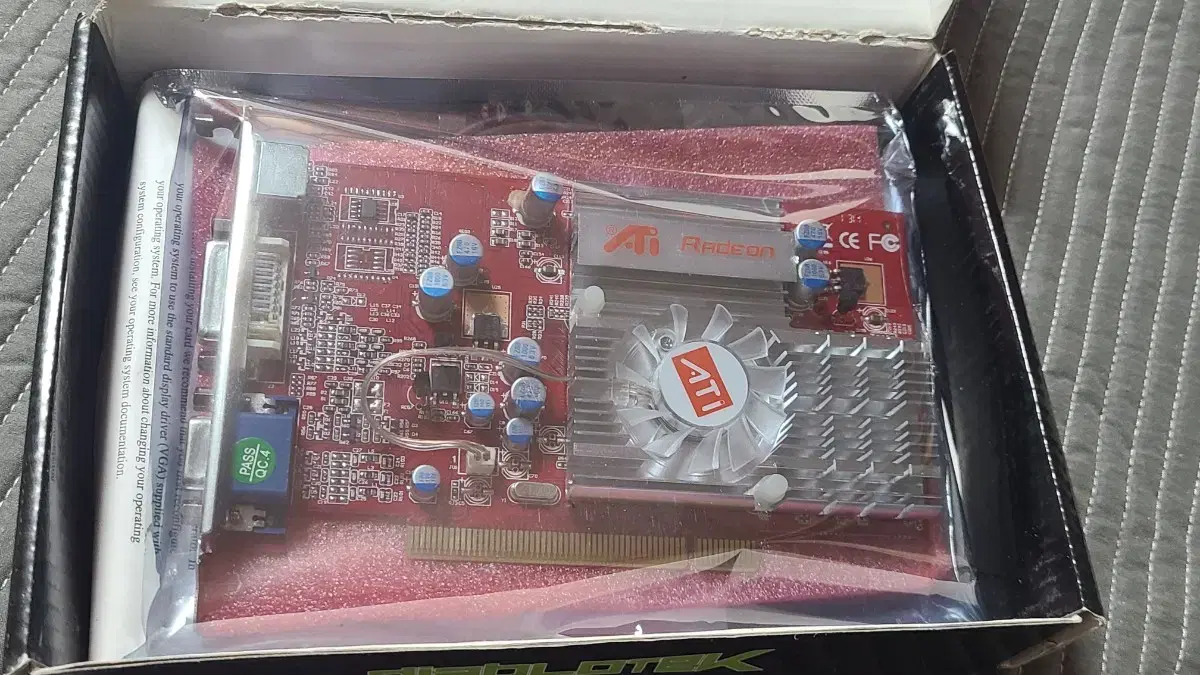 ATI Radeon 7500 64MB PCI 비디오 카드 V7500-P6