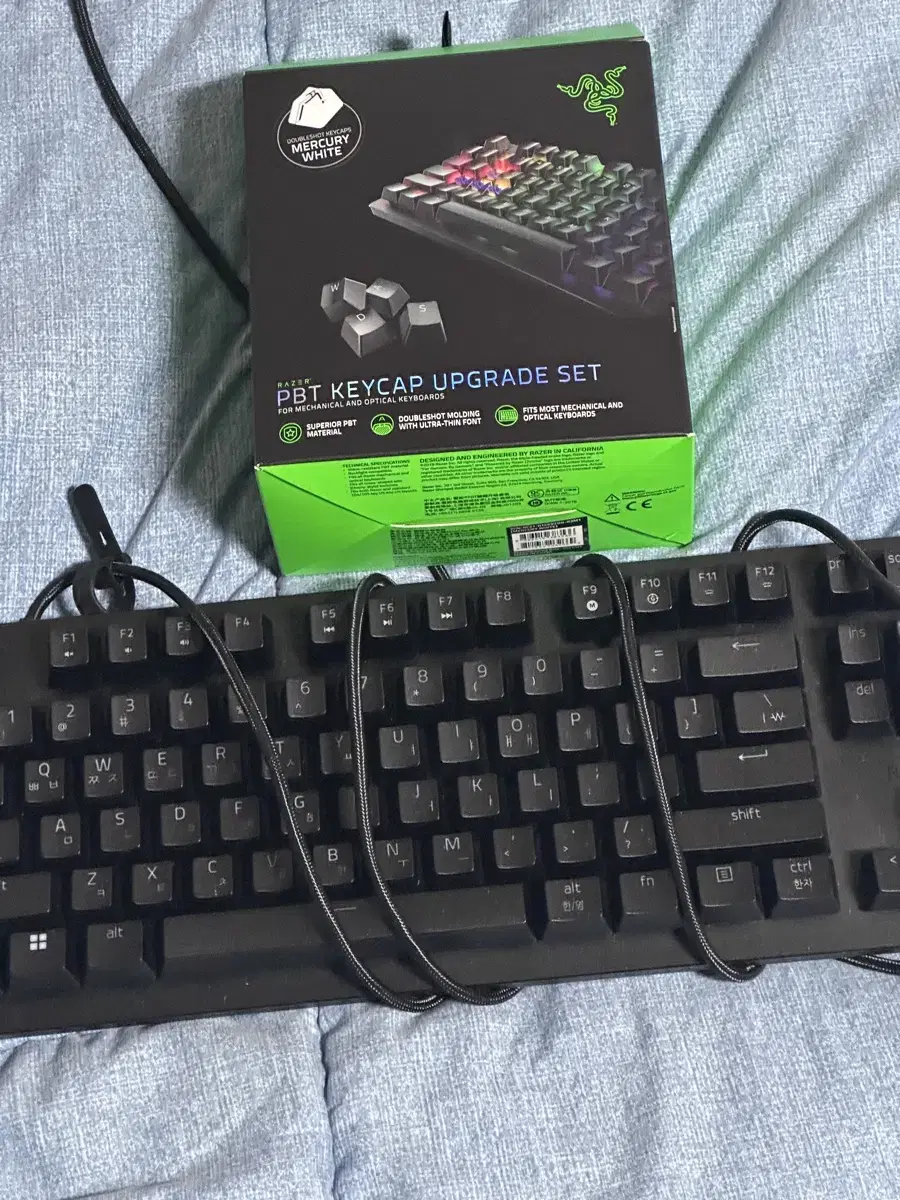 레이저 헌츠맨 리니어 v2 tkl + 머큐리 pbt키캡 업그레이드세트