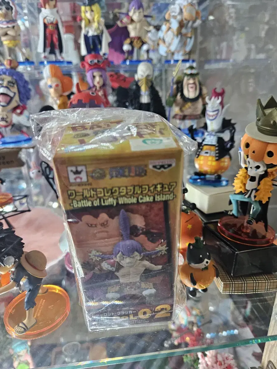 ONEPIECE Wall Call Crackers (unsealed)