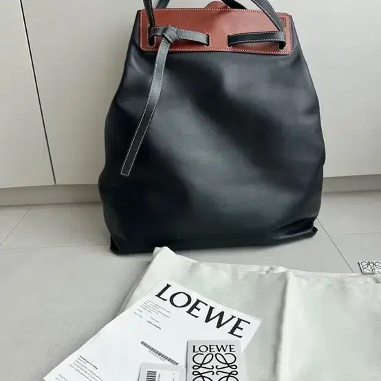 Loewe 로에베 라조 버킷백 라지(블랙)