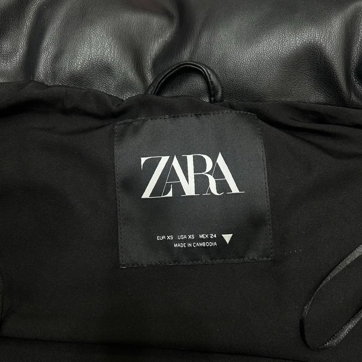 [XS]ZARA 크롭 레더 숏 패딩 베스트/블랙