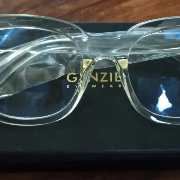 GENZIE EYEWEAR 투명뿔테안경