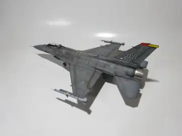 타미야 1/72'F-16CJ'완제품