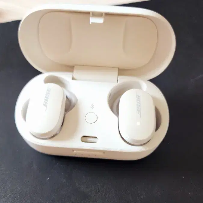 Bose QC Earbuds 1 보스 QC 이어버드 1 판매합니다.