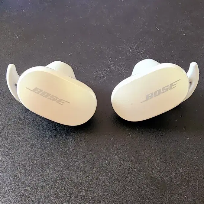 Bose QC Earbuds 1 보스 QC 이어버드 1 판매합니다.