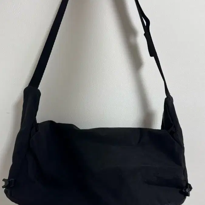 유세지 (usage) 매기백 maggie bag