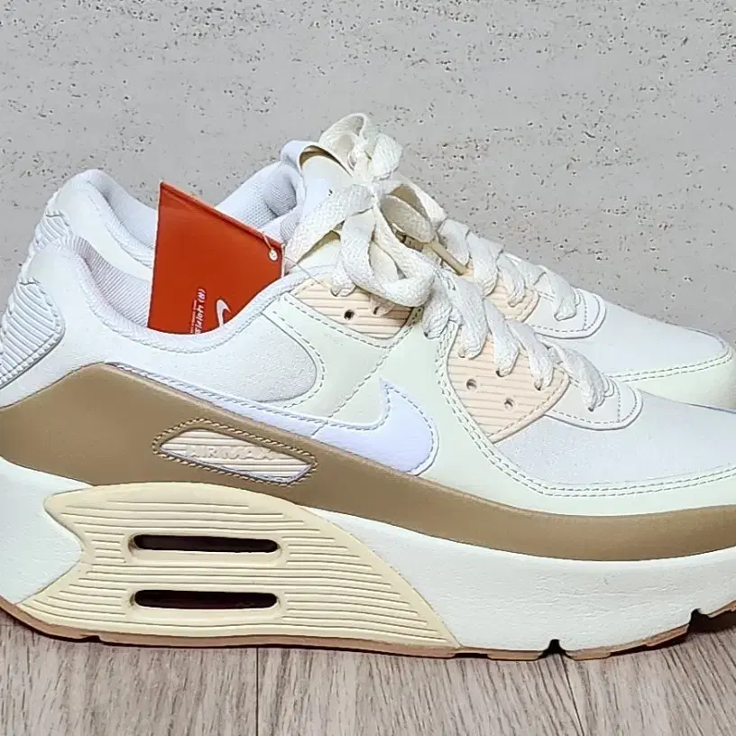 나이키 (W)AIRMAX90 LV8 245