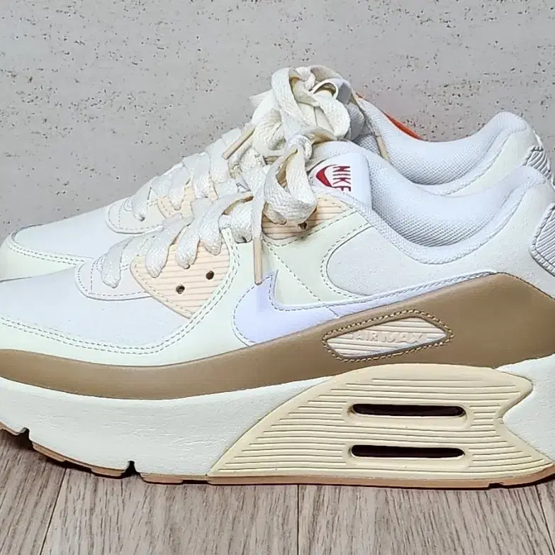 나이키 (W)AIRMAX90 LV8 245