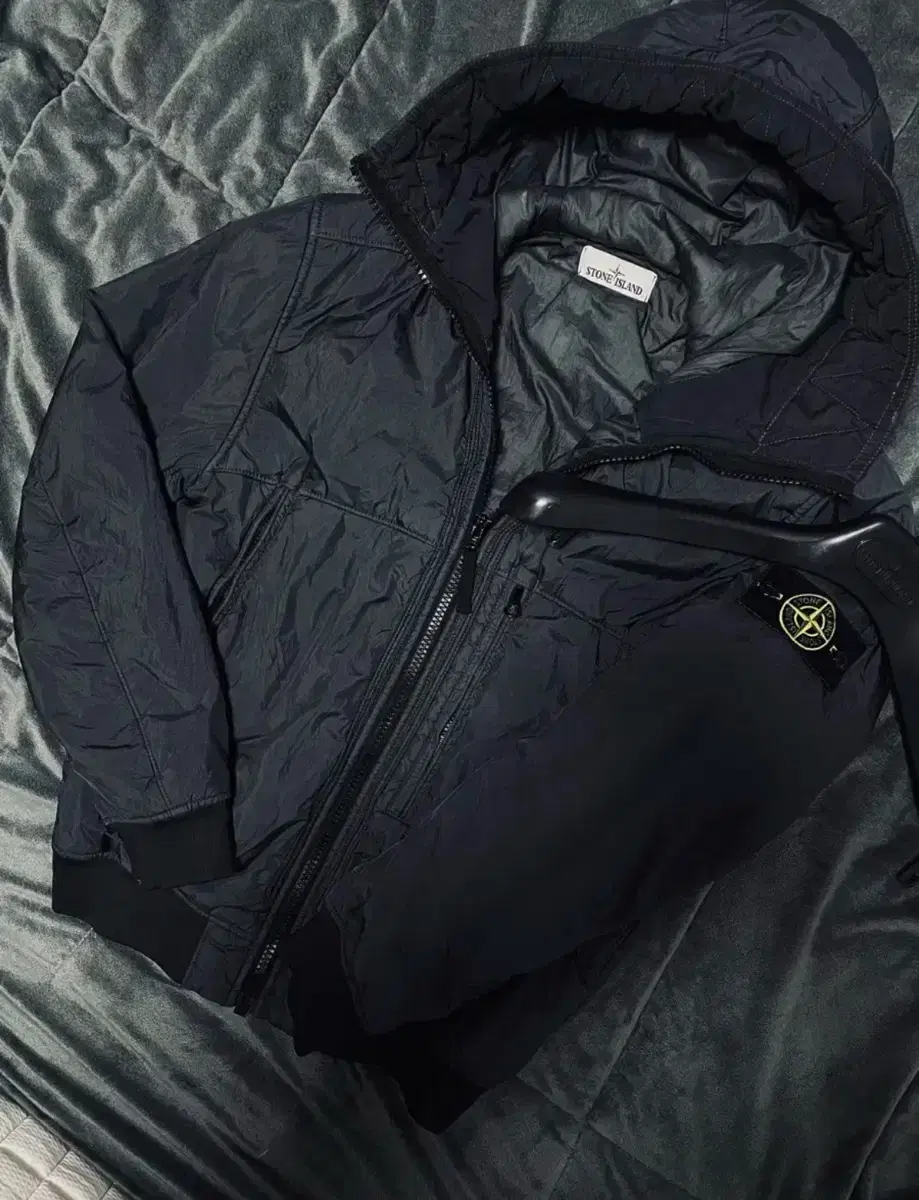 [M] Crinklapse Stone Island Padded Windbreaker Softshell - Quick sale