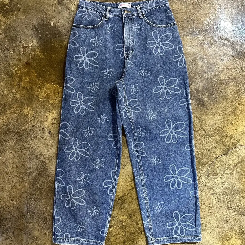 아카이브 볼드 DAISY DENIM PANTS (LIGHT BLUE)