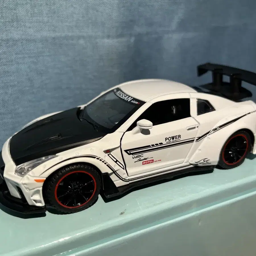 Nissan-Gtr