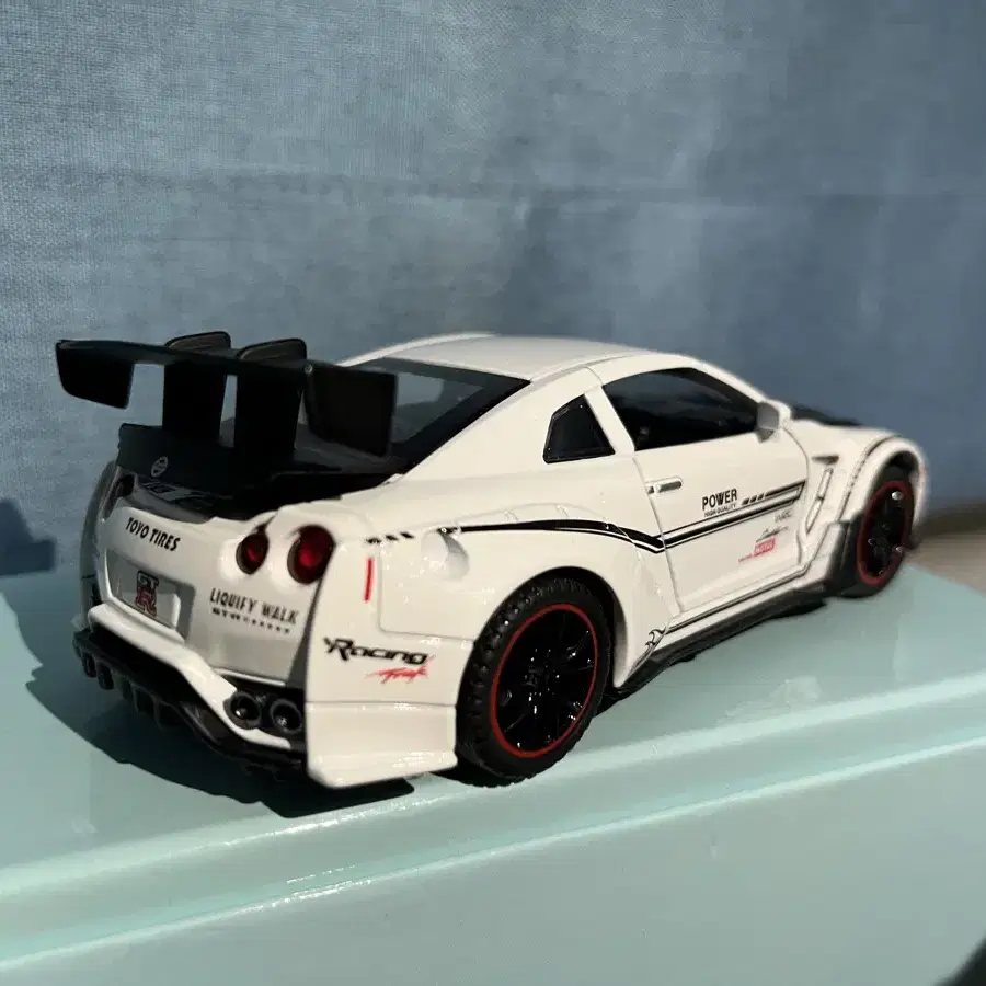 Nissan-Gtr