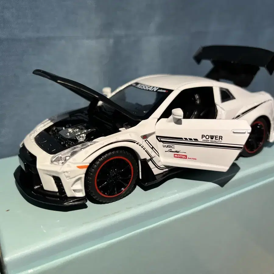 Nissan-Gtr