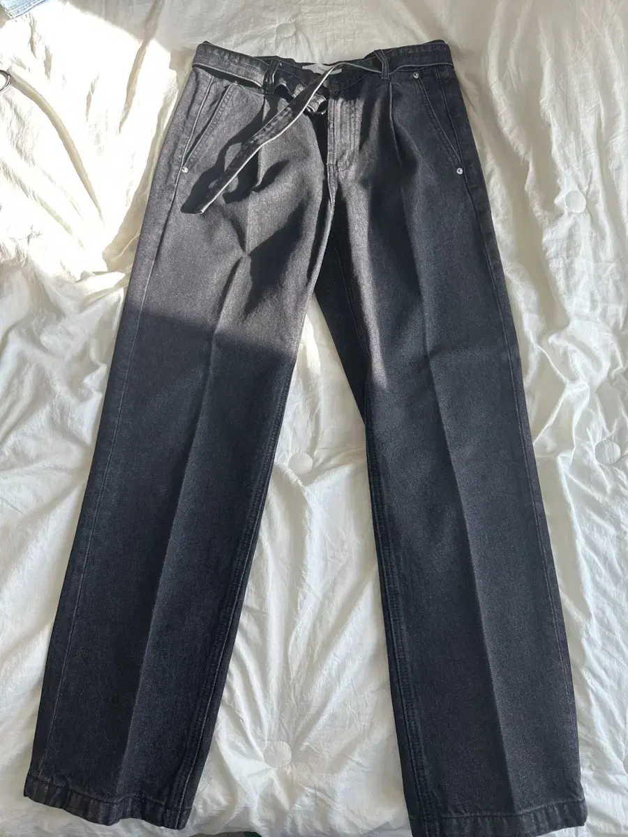 Distressed Belted Denim Pants M