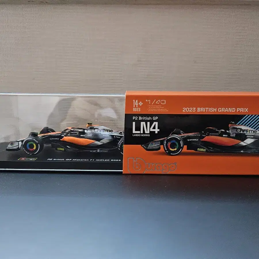 부라고 맥라렌 MCL60 1:43 F1레이싱카