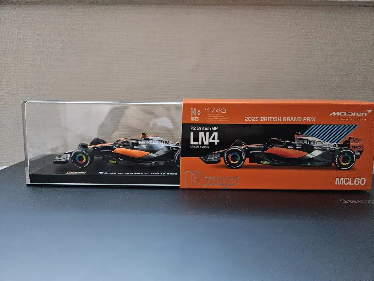 부라고 맥라렌 MCL60 1:43 F1레이싱카