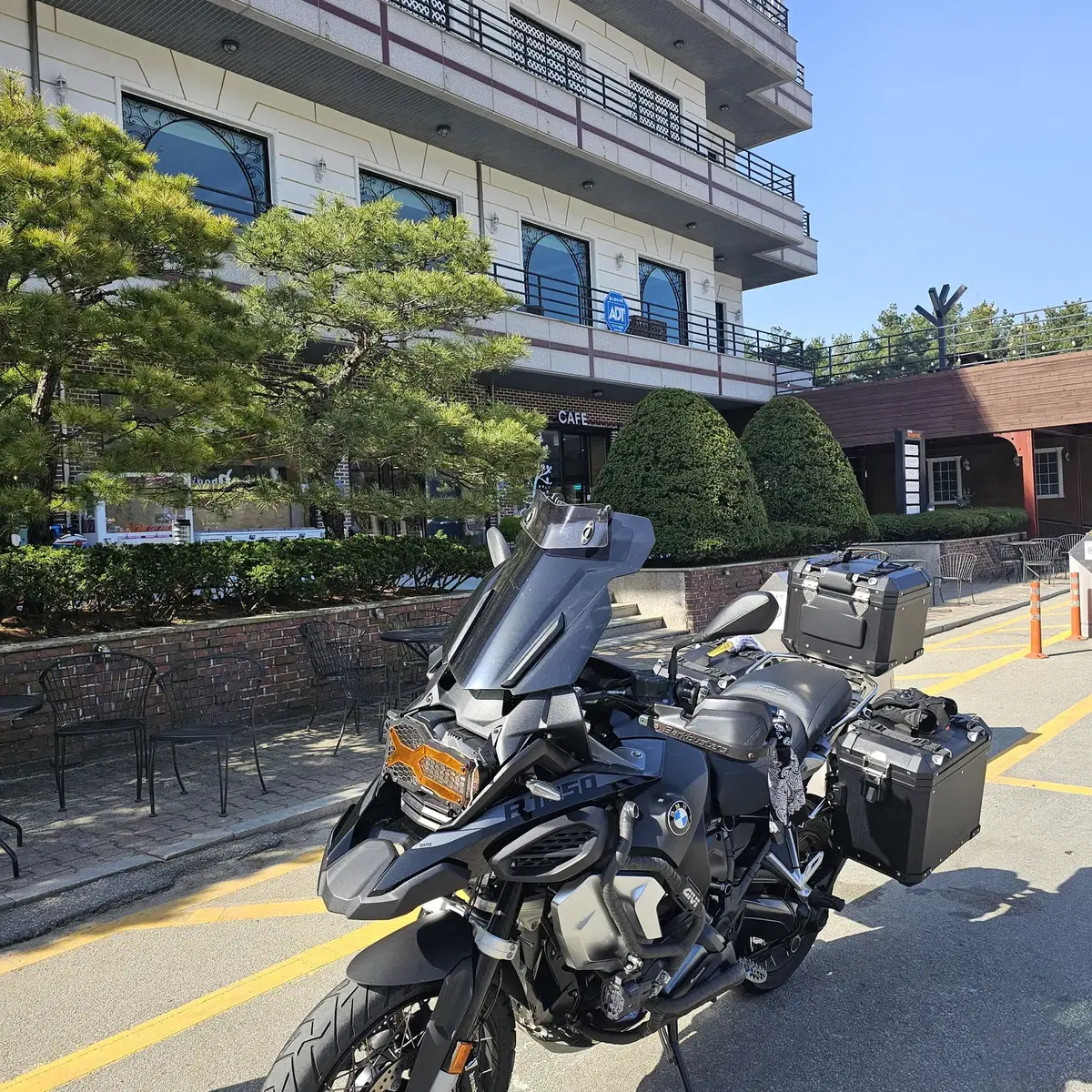 2023년도 BMW R1250GSA 어드방 트리플블랙 열선 버전 팝니다!