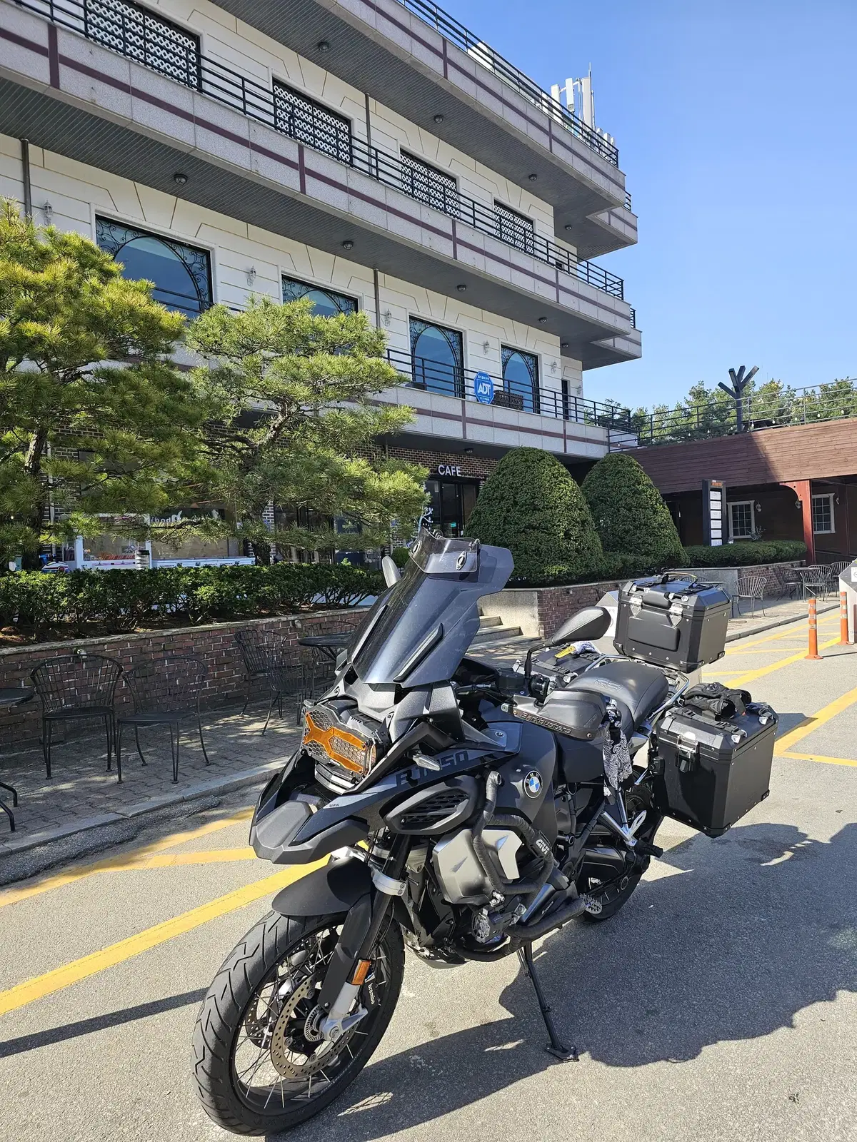 2023년도 BMW R1250GSA 어드방 트리플블랙 열선 버전 팝니다!