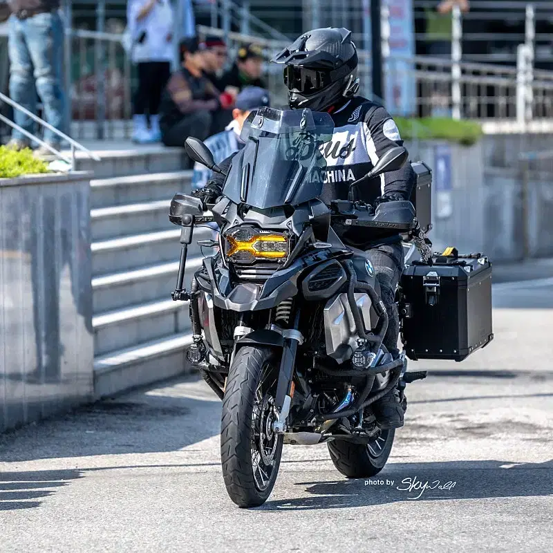 2023년도 BMW R1250GSA 어드방 트리플블랙 열선 버전 팝니다!