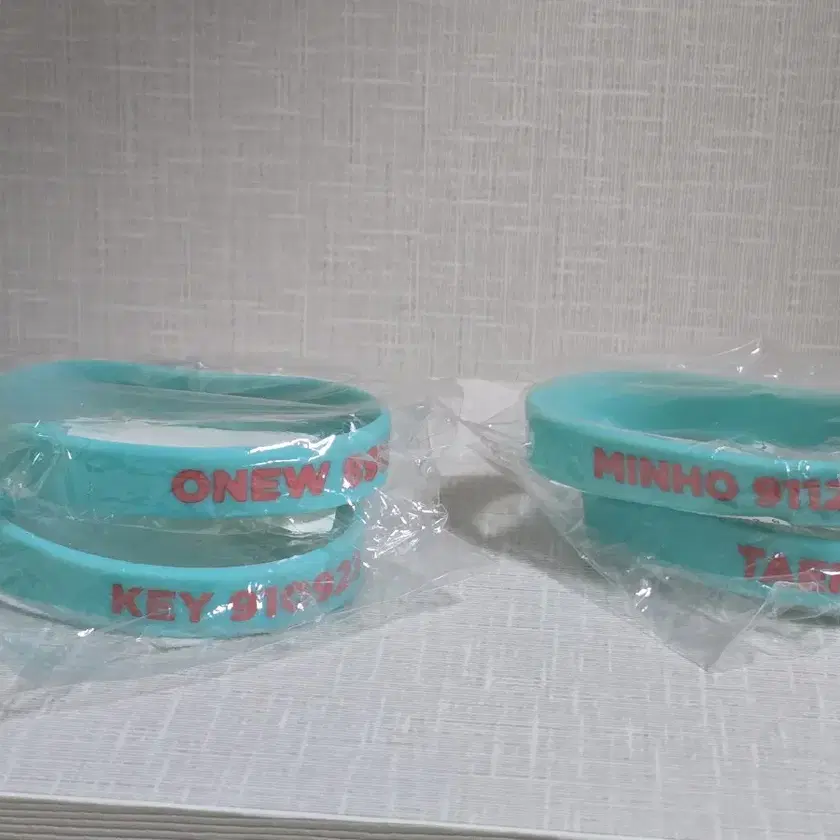 Shineesiliconebracelet(onewkeyminhotaemininbulk)