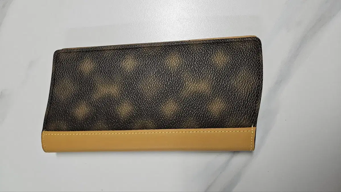 루이비통[Louis Vuitton] 브라짜 월릿 장지갑 M81596