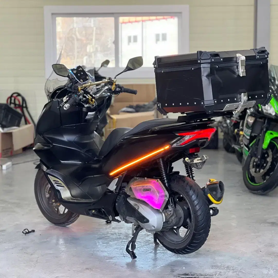 혼다 ABS PCX 22년식 34000KM 실키로수 배달 풀셋팅 차량