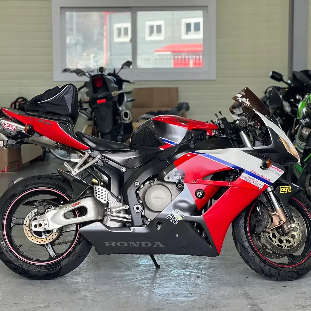 혼다 CBR 1000RR 05년식 요시무라 머플러 구변완 판매합니다