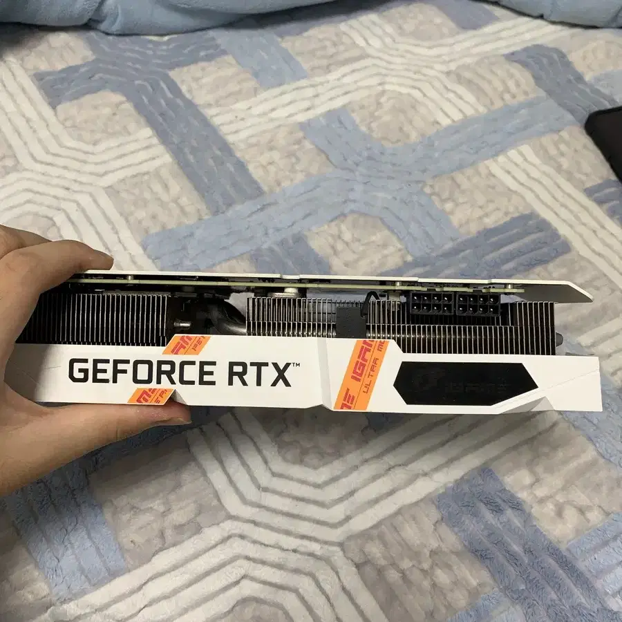 컬러풀 iGAME RTX3060 Ultra OC D6 12GB White